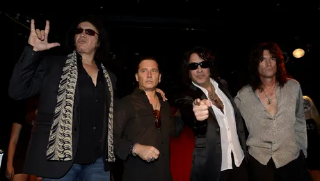 Netflix va produce o biografie a trupei Kiss, “Shout It Out Loud”