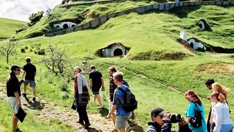 Proiectul cinematografic „The Hobbit” a ramas fara regizor