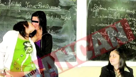 Lesbianismul e istorie! La scoala, in ora de istorie (foto)