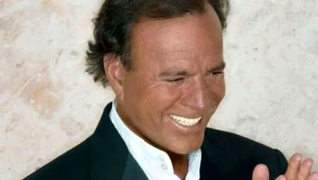 Julio Iglesias vine din nou în România