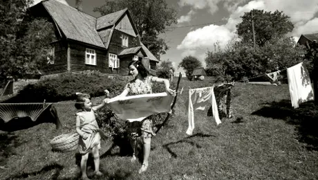 Începe competiţia Cinepolitica! Masterclass Cristian Tudor Popescu şi campania „Pământeni pentru Ucraina”