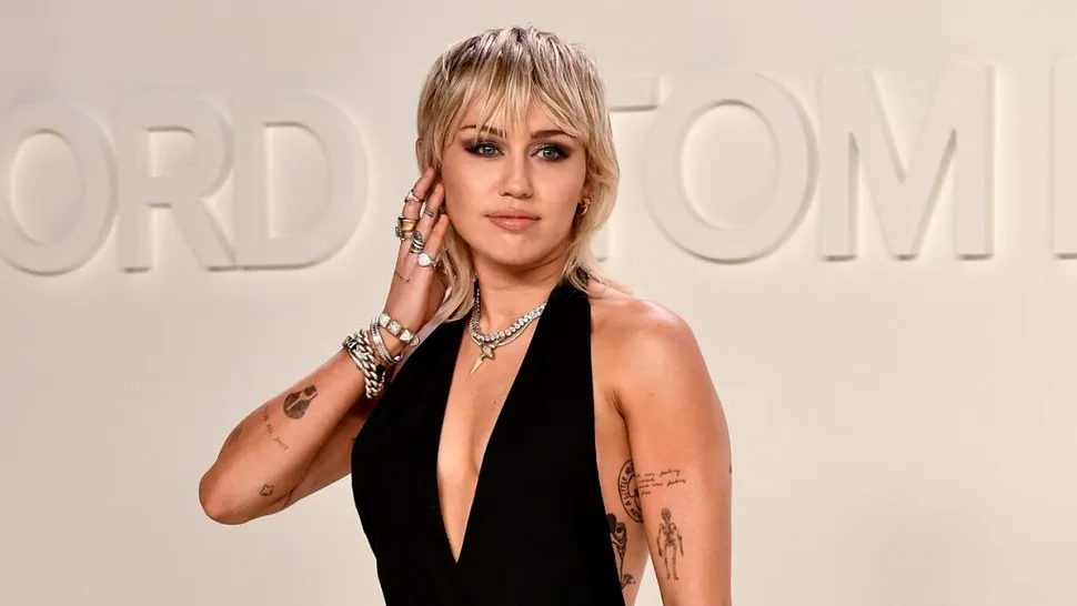 Miley Cyrus spune că interpretarea personajului Hannah Montana i-a provocat o „criză de identitate”