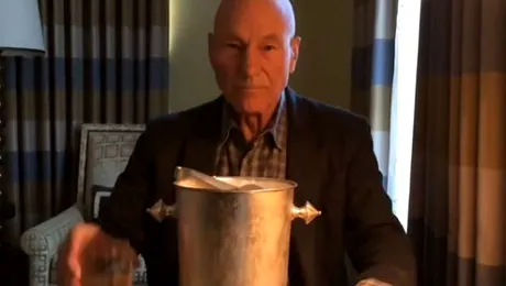 Ice Bucket Challenge: Lecţia incredibilă oferită de actorul Patrick Stewart a strâns peste 5 milioane de vizualizări