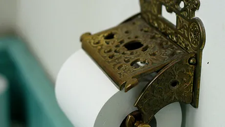 Rechizitele elevului irlandez: carti, caiete si… hartie igienica