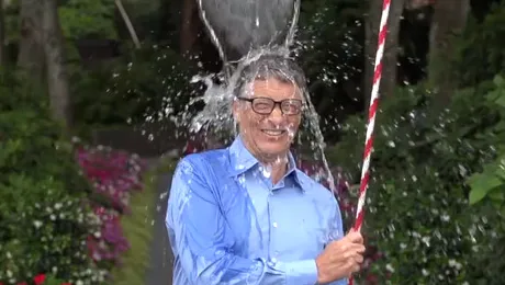 Din provocarea găleții cu gheață s-au strâns, până acum, 23 de milioane de dolari