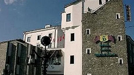 Americanii au ajuns sa faca nunta in Castelul Dracula