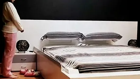 Patul care se aranjează singur îți face diminețile mai frumoase (Video)