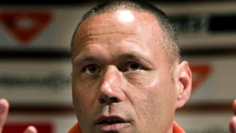 Van Nistelrooy, Ooijer si De Jong, odihniti cu Romania