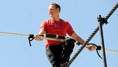 El va traversa Marele Canion pe frânghie, fără echipament de protecție