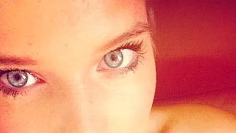 Ce vedetă se laudă că are cei mai frumoşi sâni din lume!