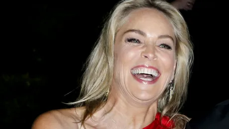 Sharon Stone, cu „Basic Instinct-ul” plin de celulită!