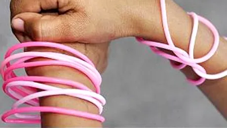 Bratarile erotice, noua moda printre pustii britanici!