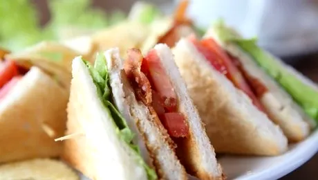 Paris, orașul în care un club-sandviș costă cel mai mult