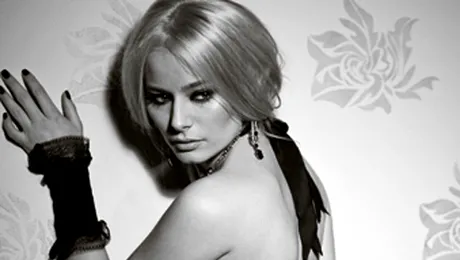 Laura Cosoi, pictorial topless in The One (Poze)