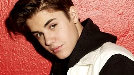 O „prietenă” a lui Justin Bieber, arestată într-o reședință a artistului