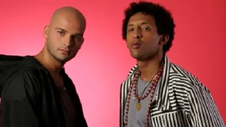 Fotbal LIVE: baietii de la Alb Negru joaca in Nationala Artistilor!