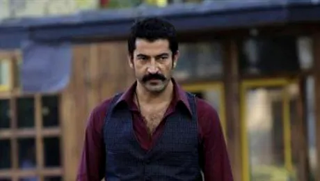 Trend turcesc: implantul de mustață