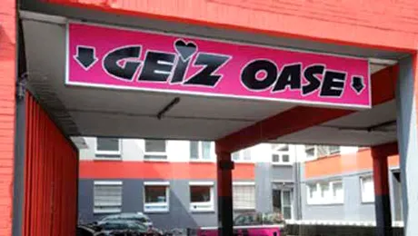 Nemtii si-au deschis un bordel drive-in (Poze)