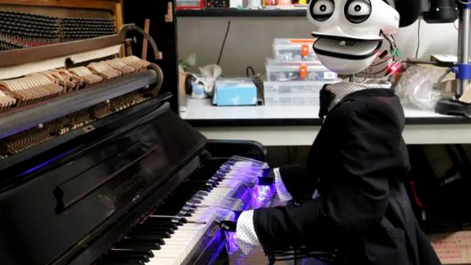 Teotronica, robotul pasionat de muzica clasica (Video)