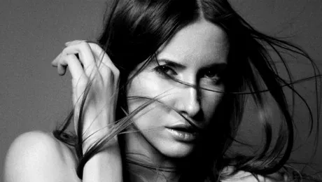 Iulia Albu a cucerit inima unui om de afaceri!