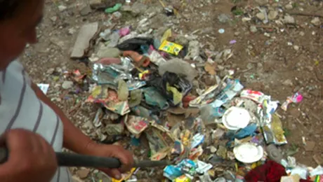 O batrana a taiat conexiunea la internet a doua tari