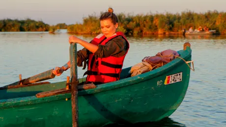 Gina Pistol a învăţat să vâslească în Delta Dunării