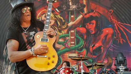 Slash va primi stea pe „Aleea Celebrităților” din Hollywood