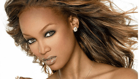 Lectie de machiaj cu Tyra Banks