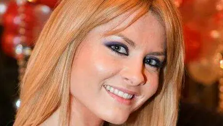 Vrei să îţi răsfeţi jumătatea de Dragobete? O cunoscută cântăreaţă de la noi îţi dezvăluie secretul căsniciei de peste un deceniu!