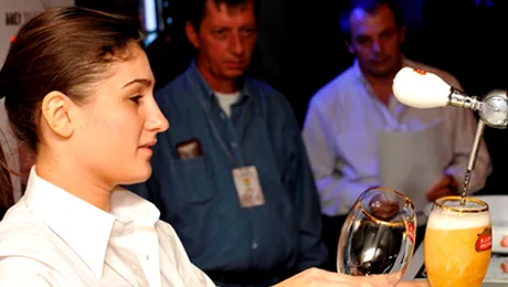 Cum se toarna berea in pahar? Ne spune campioana Nicoleta Tanase