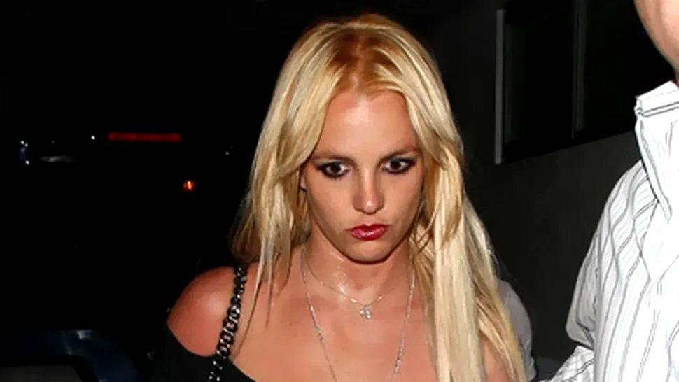 Britney Spears, dupa 9 ore petrecute la coafor (Poze)