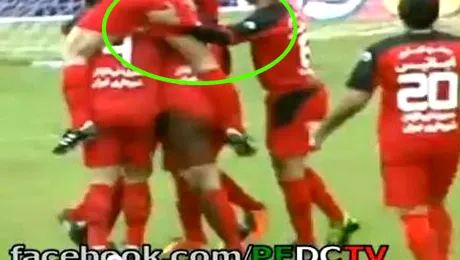 Doi fotbalisti iranieni, pedepsiti exemplar pentru gesturi indecente (Video)