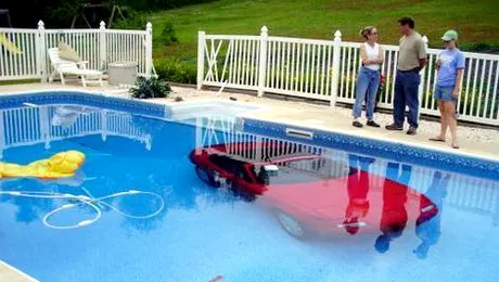 Guvernul vrea impozite pe parcări și piscine