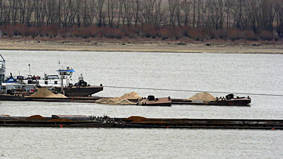 O pata de produs petrolier a fost descoperita pe Dunare