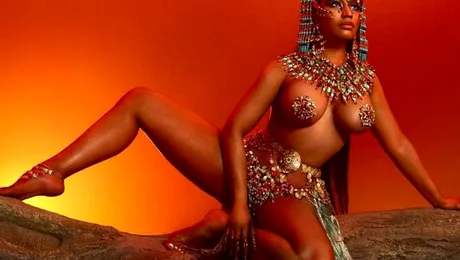 O artistă cunoscută la noi şi-a înjunghiat fostul iubit