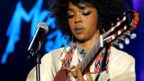 Cantareata Lauryn Hill asteapta al saselea copil