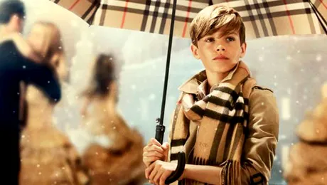 Romeo Beckham, peste tatăl său în topul celor mai eleganţi bărbaţi din lume