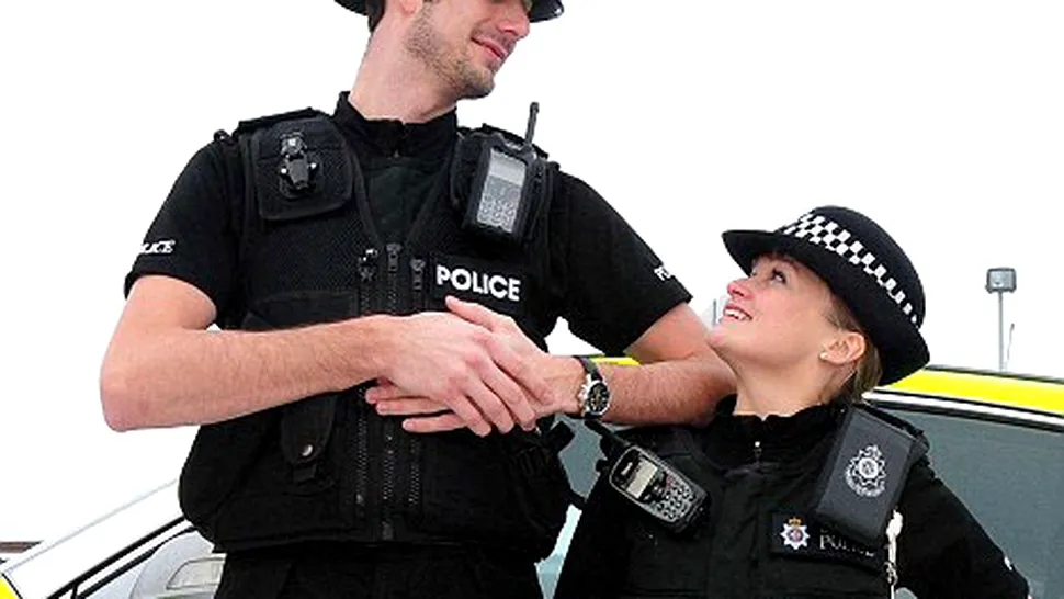 Ei sunt cei mai mici politisti britanici! (Poze)