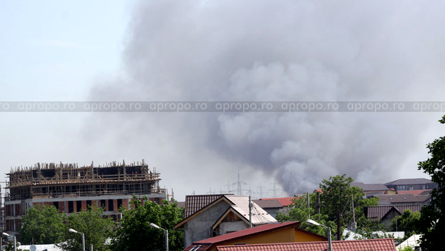 Fumul se putea vedea de la mare distanta, in aceasta dimineata, in zona de est a Capitalei