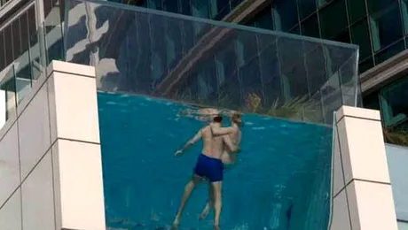 Piscine exterioare care îți taie respirația (Poze)