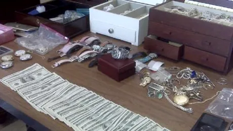 Hotii au stat cu ochii pe Facebook pentru a fura din casele oamenilor