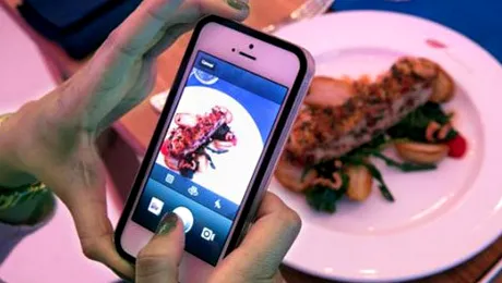 Postezi pe net fotografii cu mâncarea și mănânci gratis