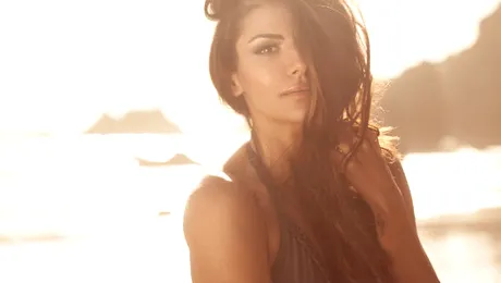 Ale Blake lansează primul single din cariera solo, “Latin Heart”!