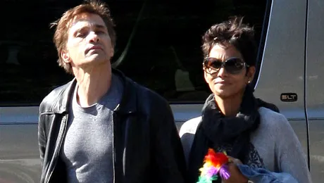 Bătaie ca-n filme pentru Halle Berry!