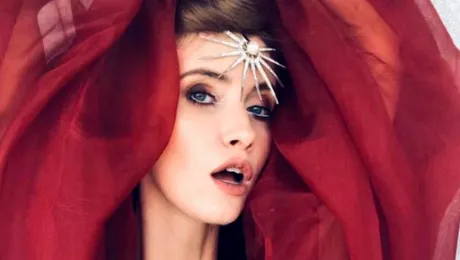 Iulia Albu, critică dură pentru Laura Cosoi. ”A devenit femeie de casă”