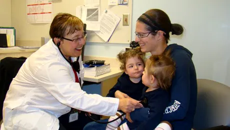 Românii nu merg la doctor, din cauza lipsei banilor