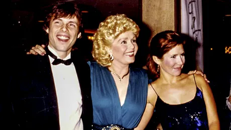 Documentarul În lumina reflectoarelor: Carrie Fisher şi Debbie Reynolds – un portret vieţii de la Hollywood în toată excentricitatea ei