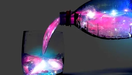 Cocktail-ul care strălucește ca Aurora Boreală