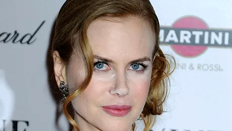 Nicole Kidman, plina de pudra pe fata la premiera peliculei „Nine”