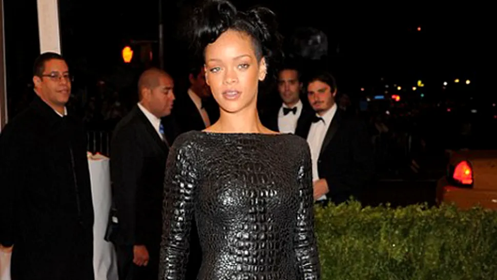 Rihanna, internată de urgență din cauza epuizării